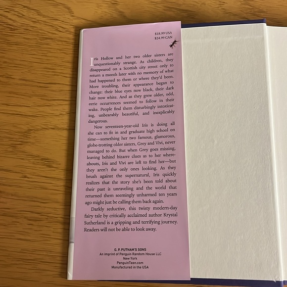 House of Hollow by Krystal Sutherland - Picture 3 of 3